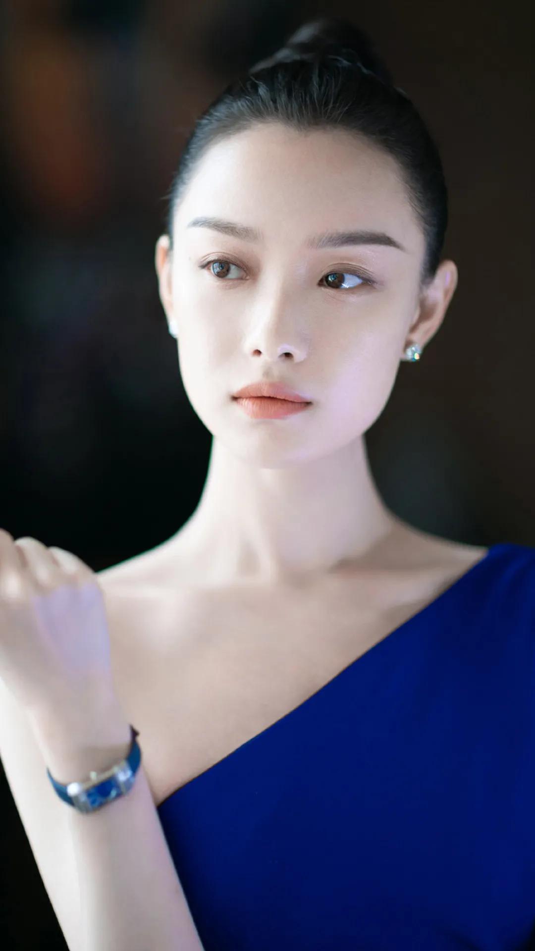 倪妮惊艳写真照