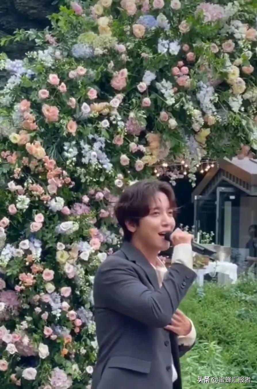 朴宝剑金泰亨Lisa参加巴黎时装周，张娜拉婚礼郑容和献唱送祝福