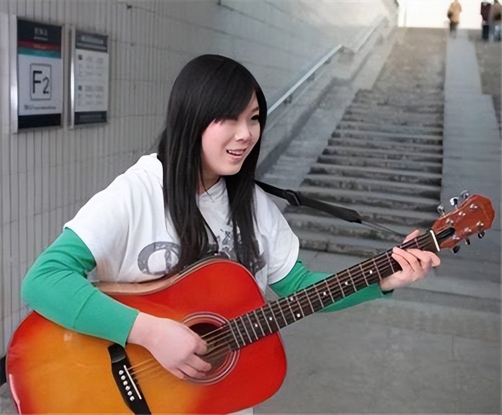 11年前凭春晚走红,发誓要做第二个董明珠的