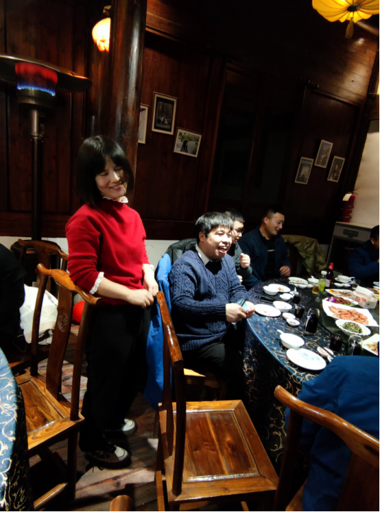 逆风飞扬，共赢未来