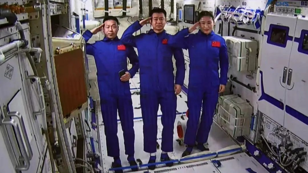 午报 | 航天员顺利进入问天实验舱；数字人民币产业联盟成立