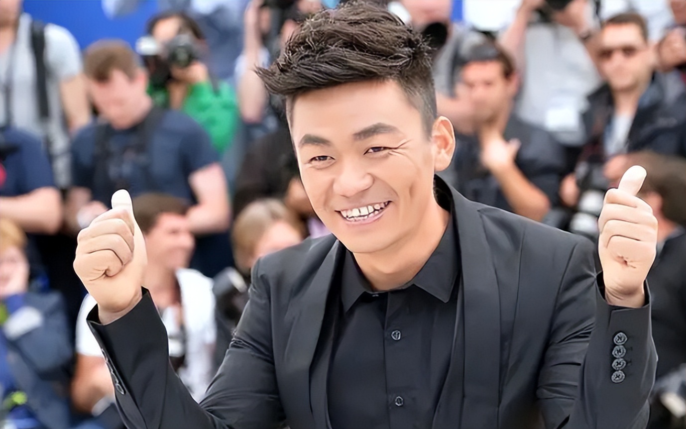 5位明星借钱难堪的明星，王宝强比较惨，大衣哥被借出去100多万