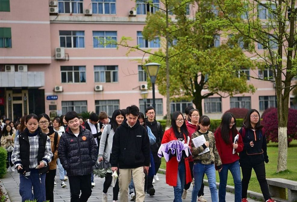 师范生迎来好消息，教资或将迎来新规，学历和专业有可能受限