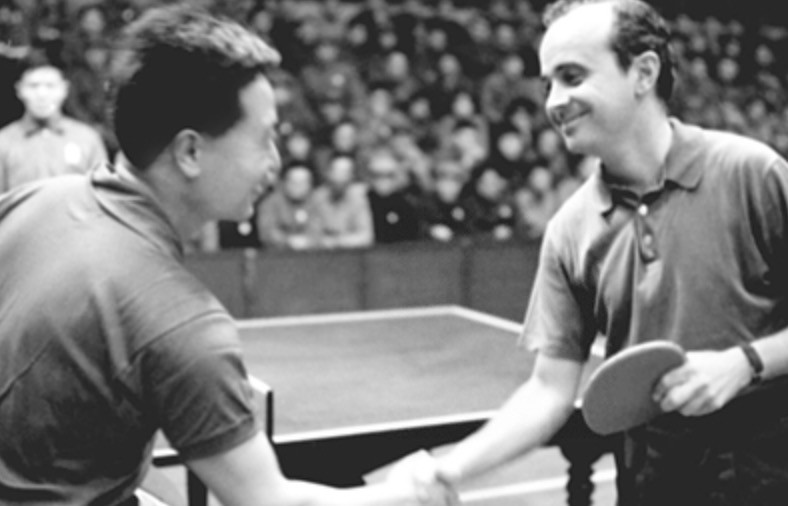 1970年毛主席连烧“两把大火”，尼克松会意，急派基辛格访华