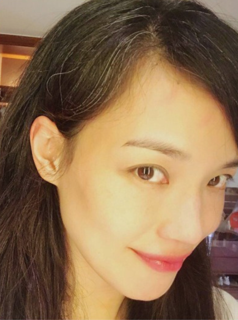被6位女星惊艳到：白发不染，不整科技脸，用松弛感诠释优雅老去