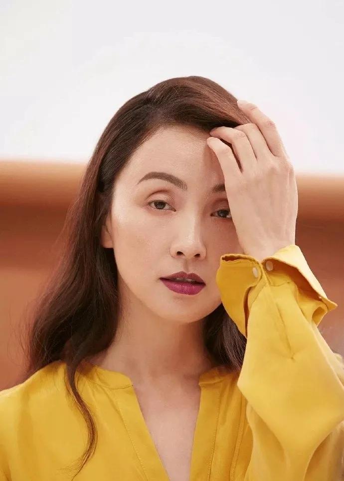 有一种“毁容”叫眼睛凹陷！杨幂比同龄人老10岁，陶虹直接认不出