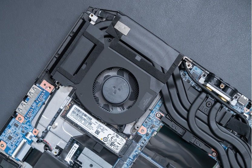 i9-12900H + RTX 3070 Ti 水冷超频游戏本有多强？机械师星辰 17 测评