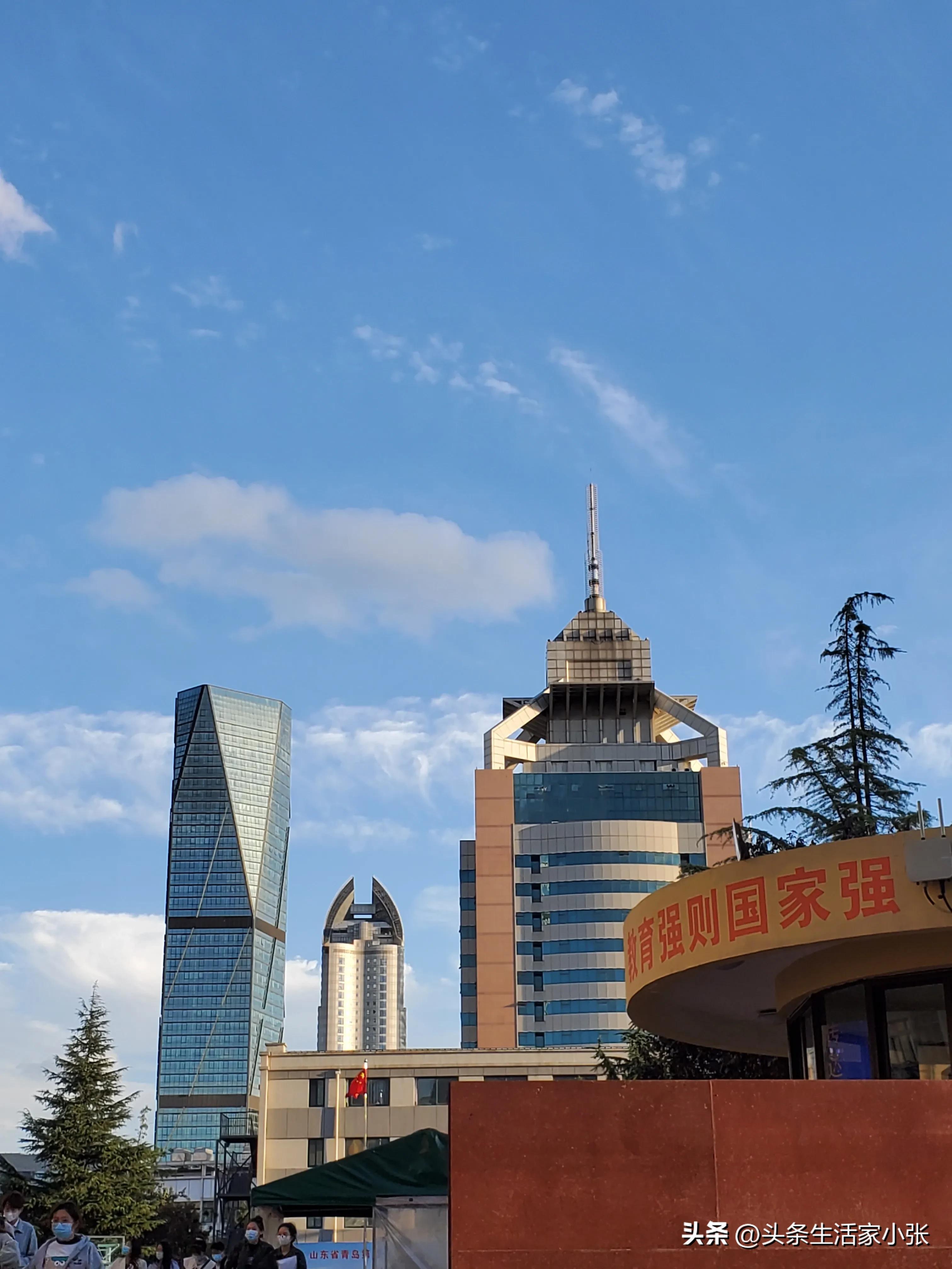 今日标题｜爆料｜小镇女孩在大城市｜跑着过马路赶班车｜摔跤｜