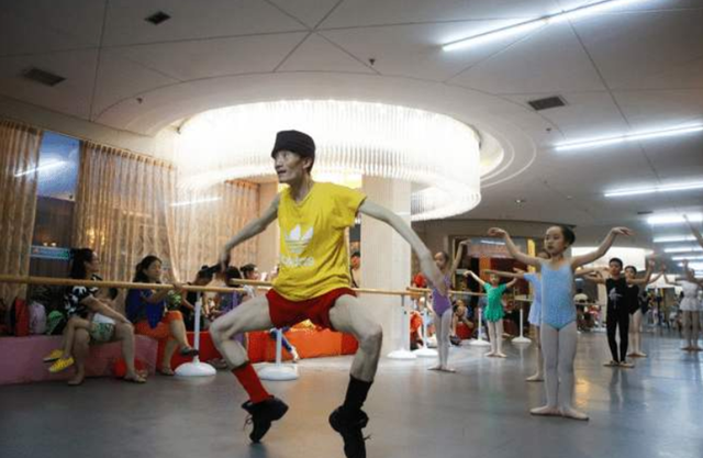 杨丽萍关门弟子郭冷：除了跳舞什么都不会做，年入百万却无人敢嫁