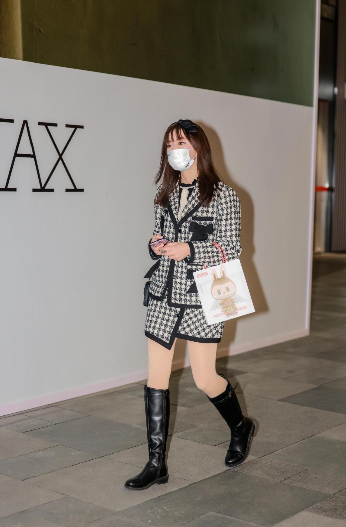 成都美女真的好喜欢小香风，街上能看到好多件，各有各的搭配方法