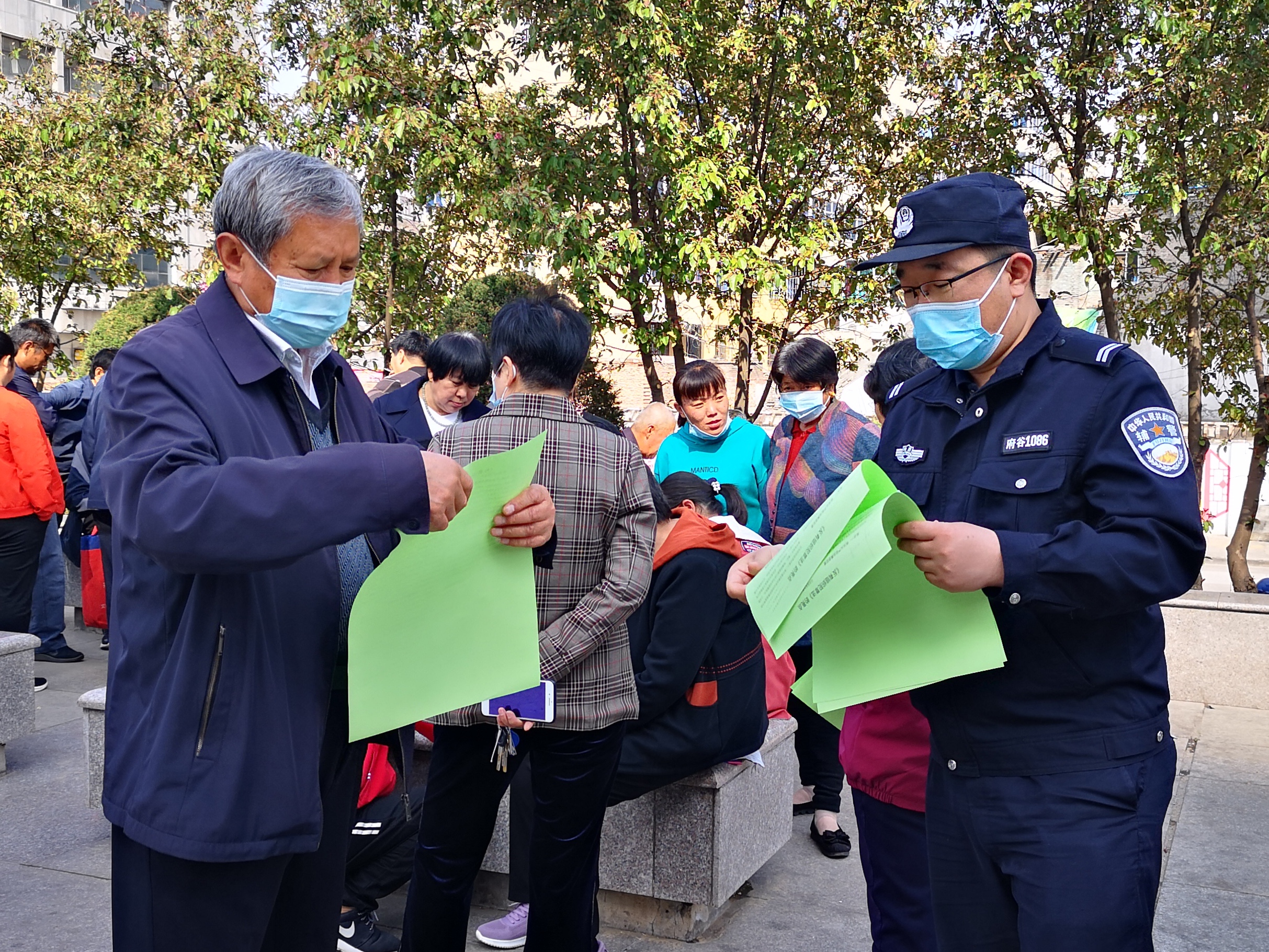 府谷县公安局治安大队扎实开展《反有组织犯罪法》普法宣传活动