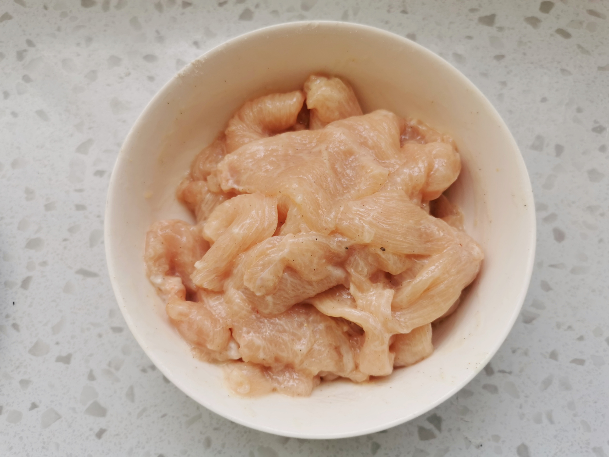 当酸菜遇上鸡，竟然比酸菜鱼还好吃，酸爽嫩滑，连汤汁都想喝光