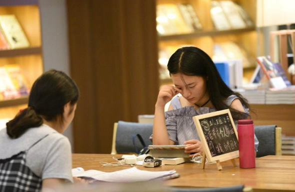 北大教授的“豪宅”，打脸多少放纵成瘾的年轻人，大学生该清醒了