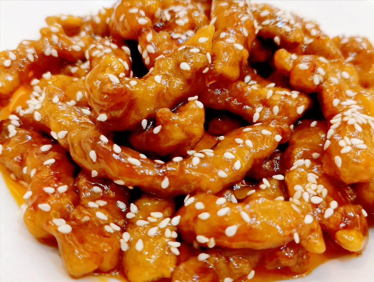 盐,胡椒粉,(糖醋汁:番茄酱,白糖,醋,清水,淀粉)1,准备300克里脊肉,改