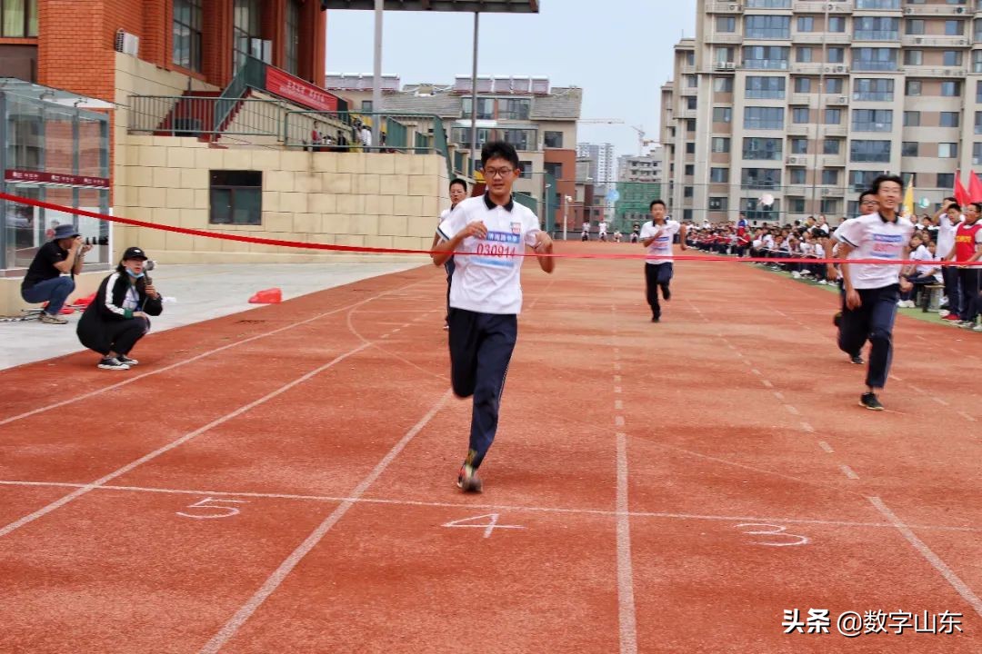 萊西市濟(jì)南路中學(xué)“三讓”系列活動(dòng)(圖6) 萊西市濟(jì)南路中學(xué)“三讓”系列活動(dòng)(圖6)