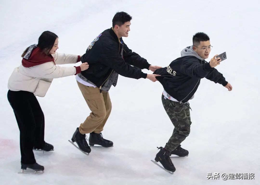 南京青奥会场馆(体验冰上乐趣！奥体中心滑冰馆等你来～)