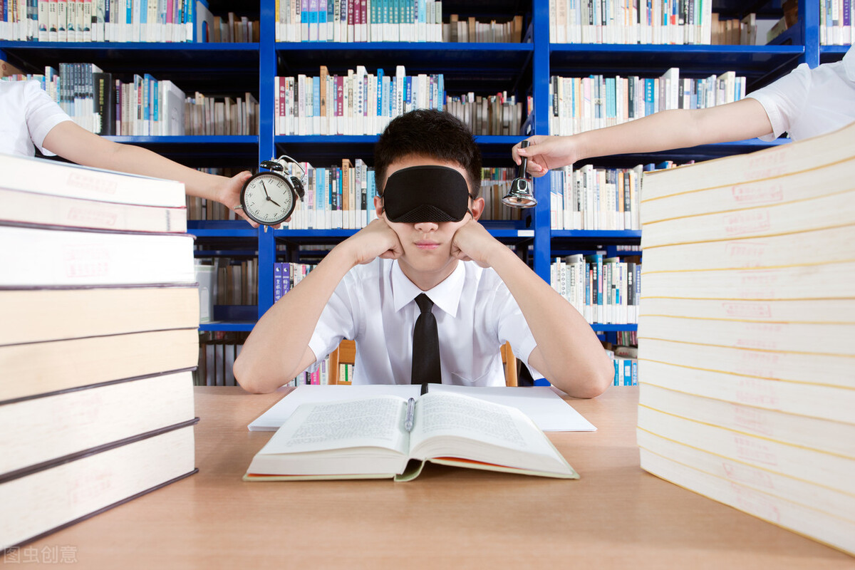 高考分数跟模考分数差多少？高三学生怎样努力，能考上985大学？