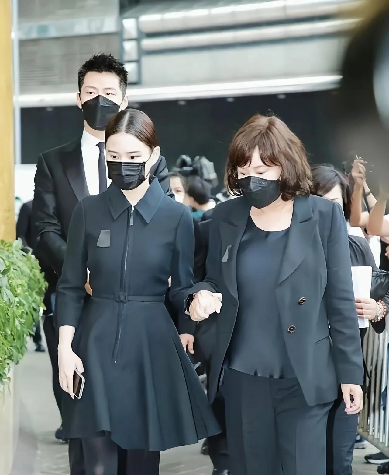 昨天她还是豪门千金，杰出女性，今天却被骂上热搜的无脑网红？