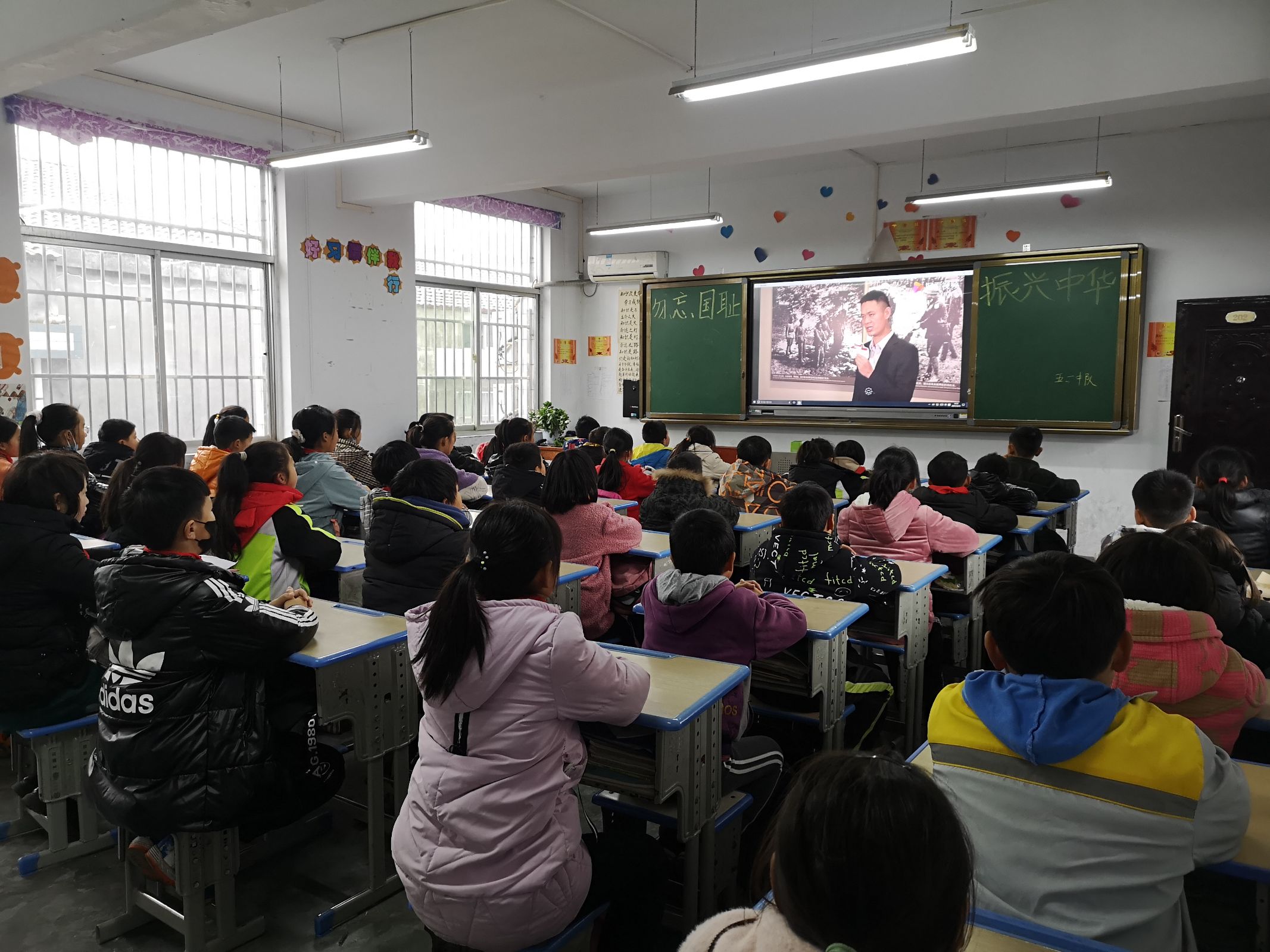 汉阴县平梁镇中心小学“国家公祭日”主题活动(图4)