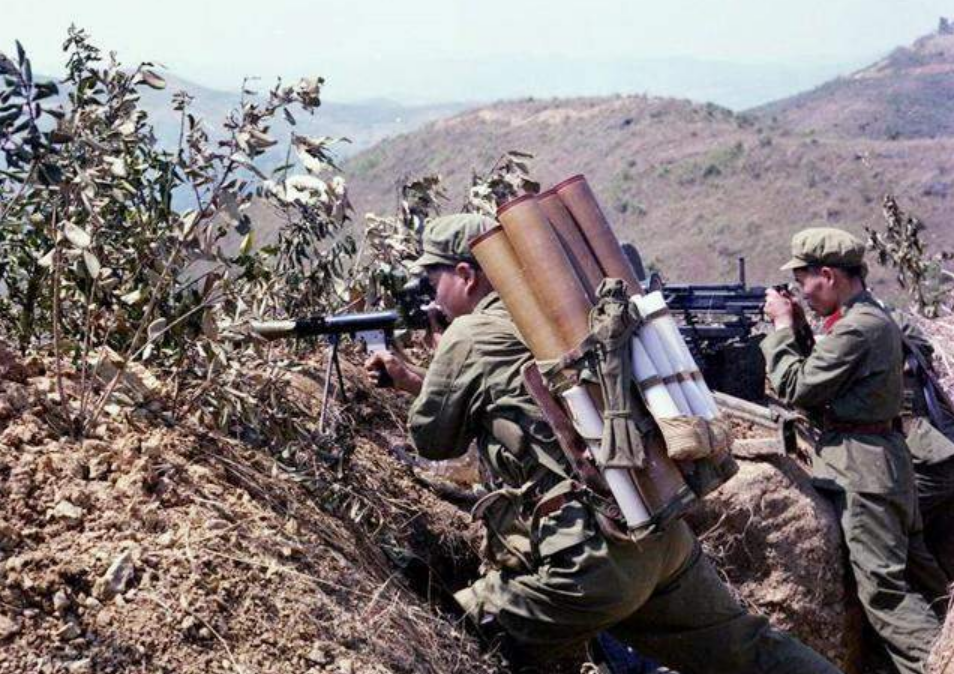 70名解放军坚守阵地,越军用中国话大喊:缴枪不杀