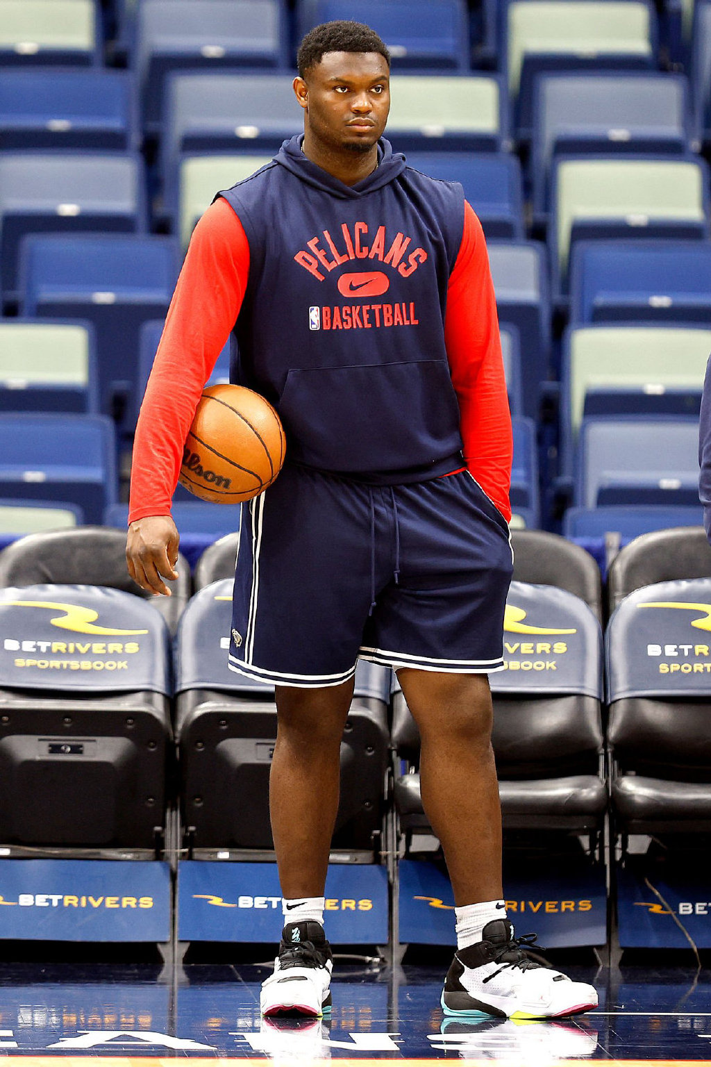 zion上脚2代签名鞋,乔治上脚pg6,耐克篮球鞋回暖了?