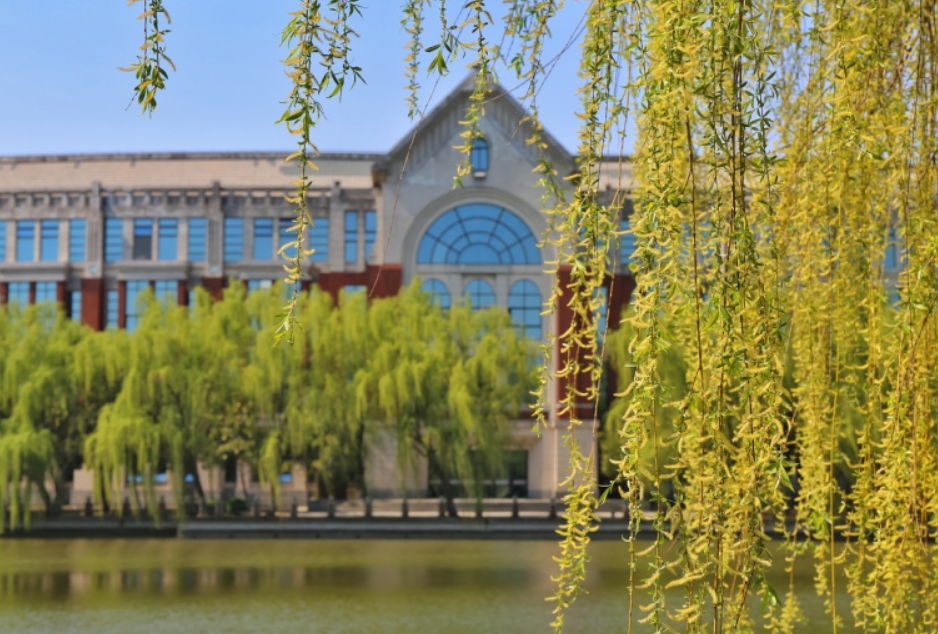 中国政法类大学名单一览：能考上靠前的院校，就业“很有保障”