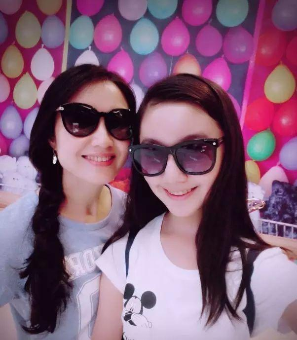 还记得“点读机女孩”吗？成为康辉师妹的她参加冬残奥会开幕式了