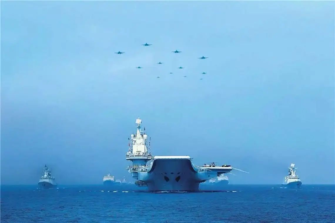 双航母16艘大驱，南海舰队实力雄厚：同时应对台海局势与美军挑衅