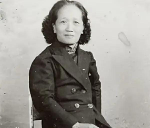 十三姨原型莫桂兰：与黄飞鸿生活15年，晚年说老夫少妻，感情一般