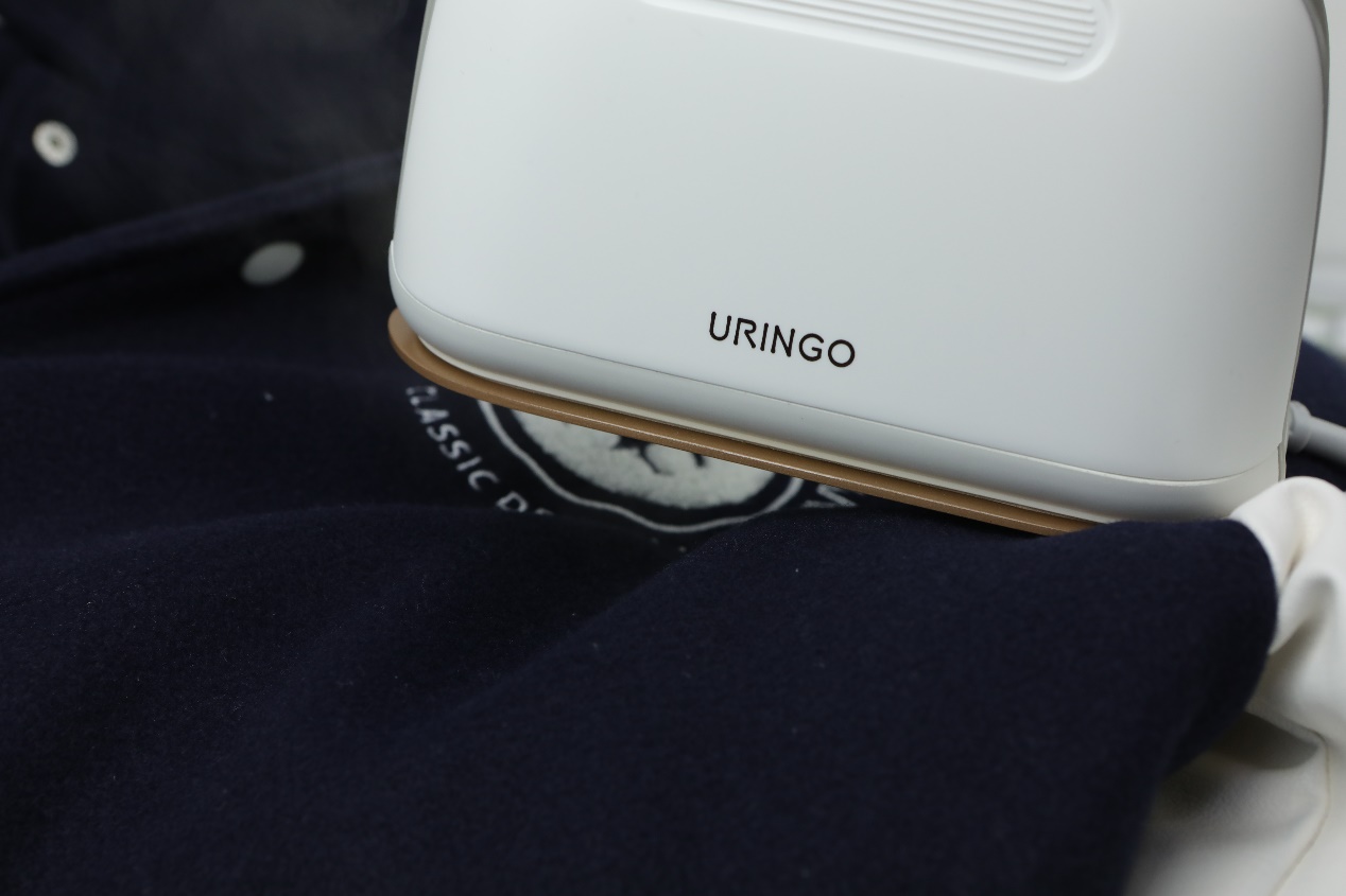 有效摆脱职场人的廉价感穿搭，一台手持挂烫机就可以轻松应对