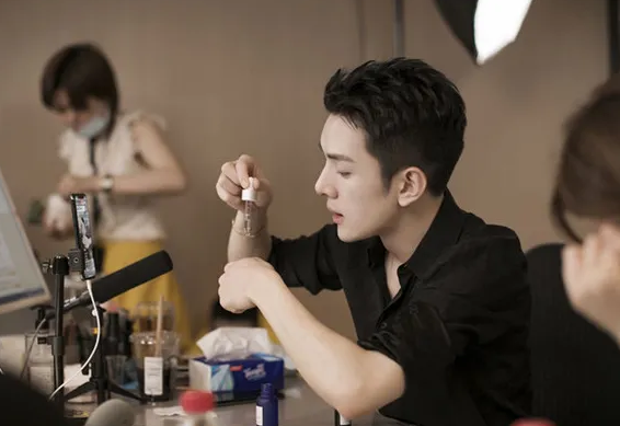 应收会计工作内容（李佳琦招聘会计）