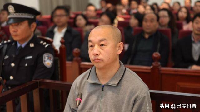 作案时面带微笑，奸杀数十人的变态，竟然只是想做点大事引起重视