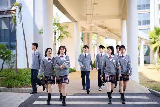 中国校服排行榜，深圳校服喜提榜首，原来运动服也可以美成这样