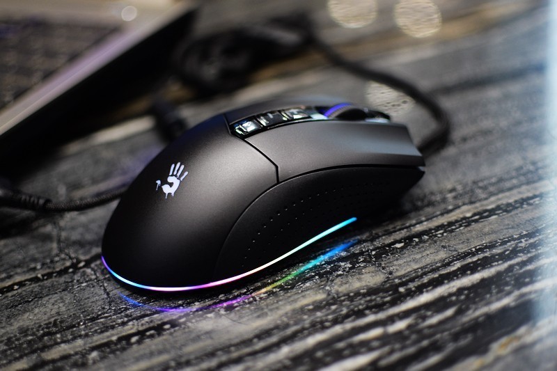 游戏利器 血手幽灵Bloody ES9 Pro专业电竞鼠