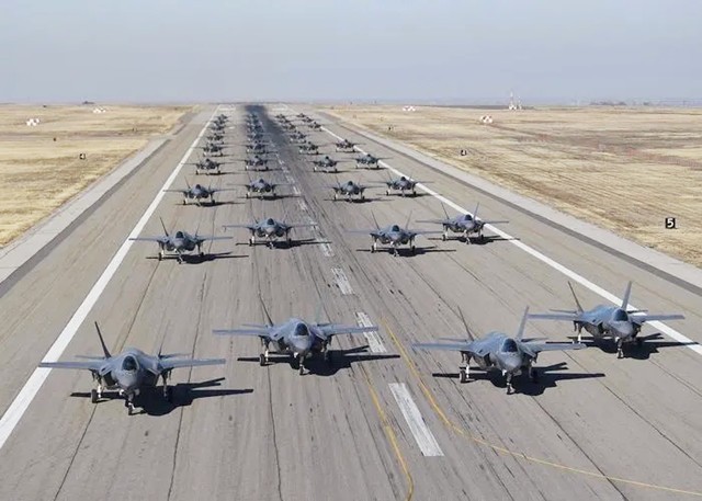 1878����1300�ܣ�����ս������״����������ģ�Ĵ������ܾ���׷��