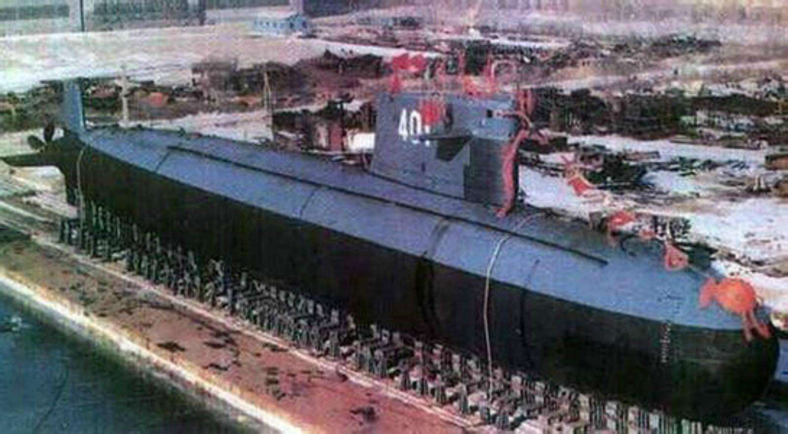 4年后的8月1日,中央军委下发命令,将中国自行研制的第一艘核潜艇命名