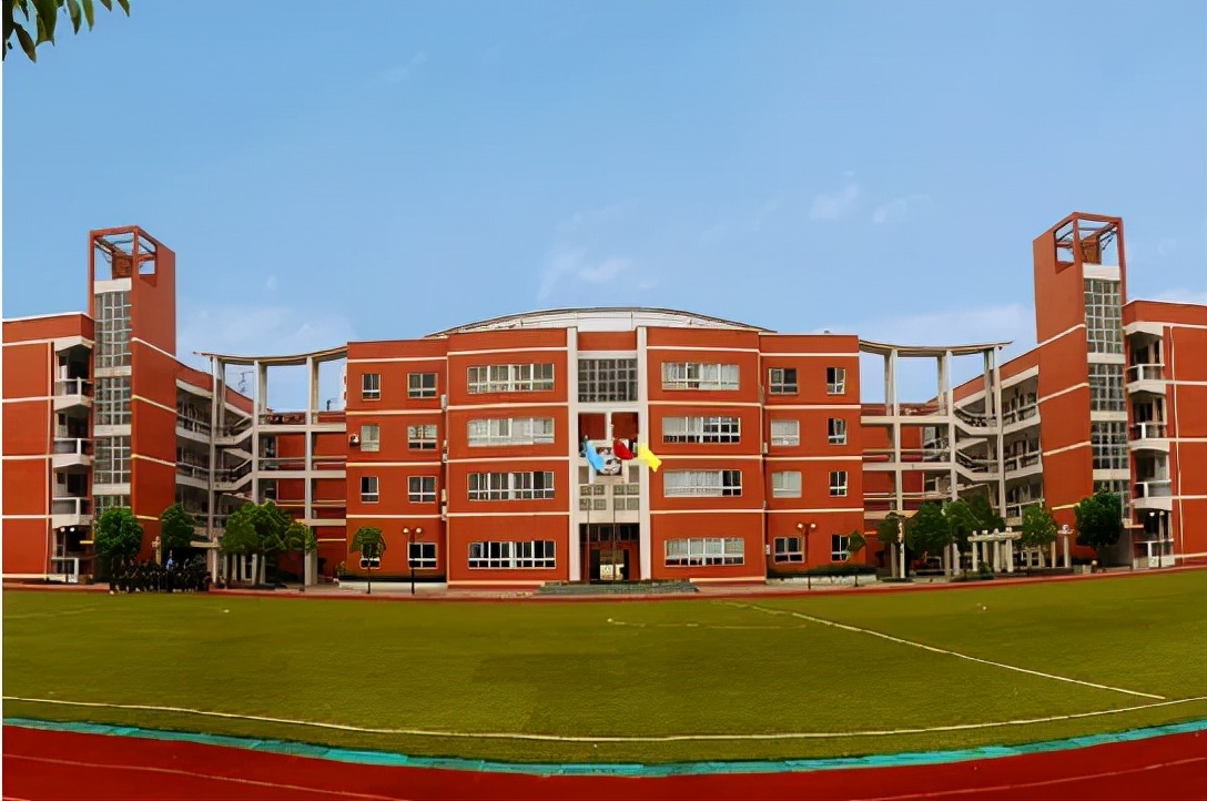 一线270°临湖观景，武汉健康科技住宅的“天花板”