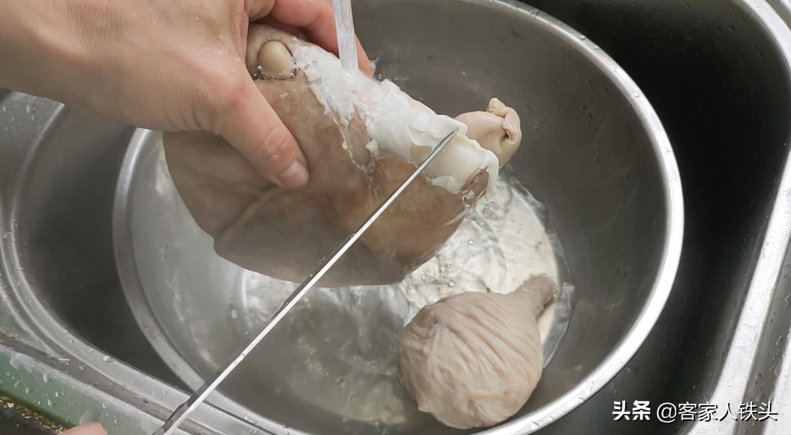 猪肚煲汤？广东人的做法最正宗，一开盖香扑鼻，汤色奶白特别好喝