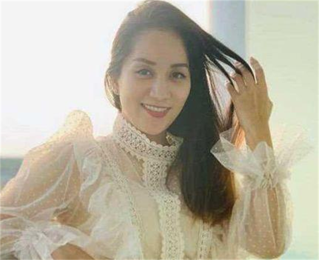 越南女老师与她的富二代学生未婚生子，如今有2娃生活幸福