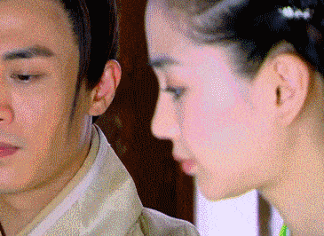 从香港小嫩模,到踢开黄晓明,Angelababy背后的大佬始终深藏不露