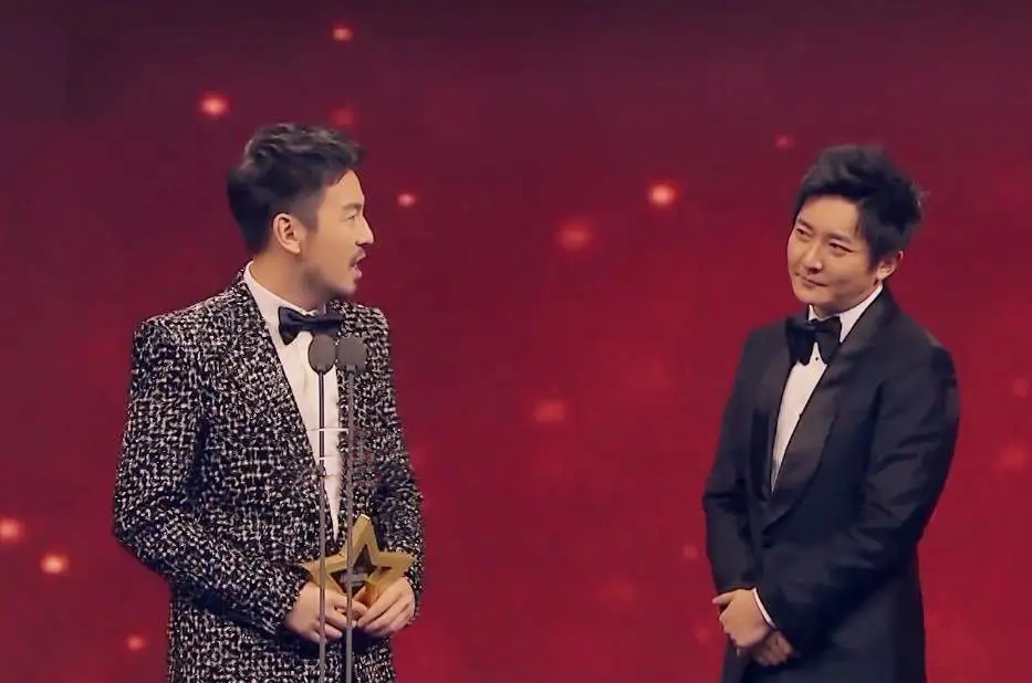 演艺圈5对“莫逆之交”，互当“损友”19年，拍结婚照也带在身边