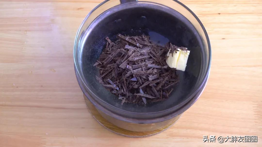 没有模具，不需要打发，没有生鸡蛋，徒手做出脆皮冰淇淋