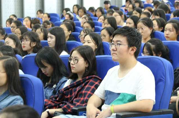 同样都是本科学校，普本和985大学有啥区别？这5点很不一样