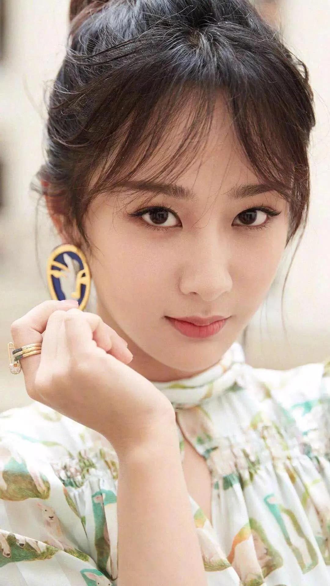 杨紫，25张精美的照片