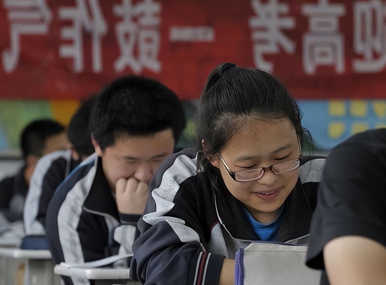 深圳中学校长提议：取消高考选择题，中下等生直言不管别人死活？