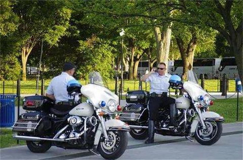 涉外家政之痛：58岁保姆被骗到美国当女奴，被迫学狗爬、吃头发