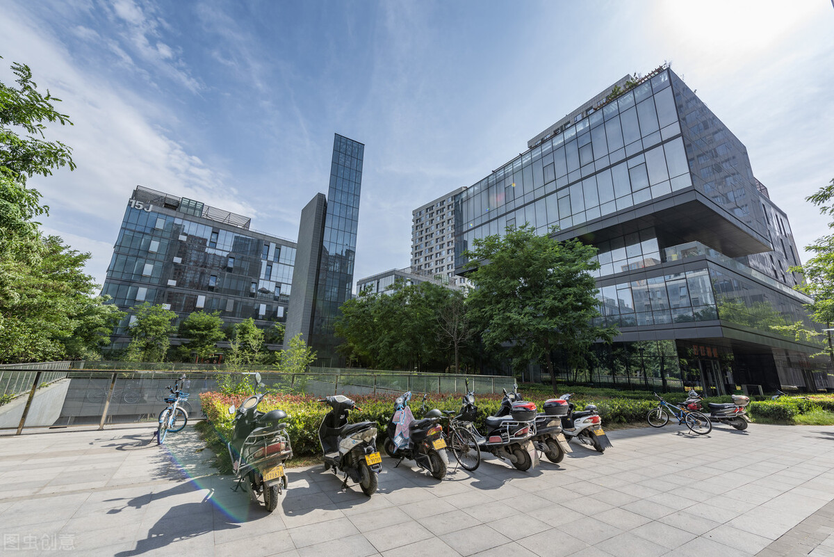 河北300多分的学生，报考这4所高校，未来找高薪好工作较轻松