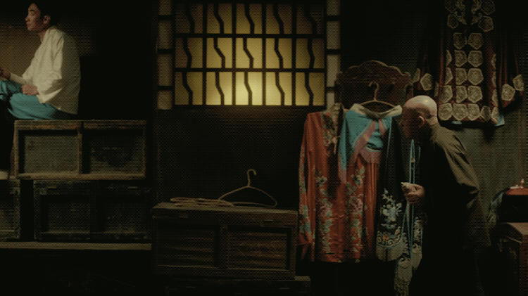 自称“野路子”出身，他却拍出口碑异常火爆的神片