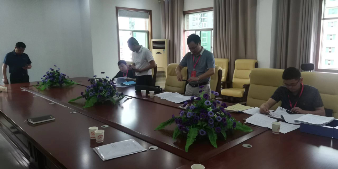 邓小建深入洪江市开展社会保障“一法一条例”执法检查
