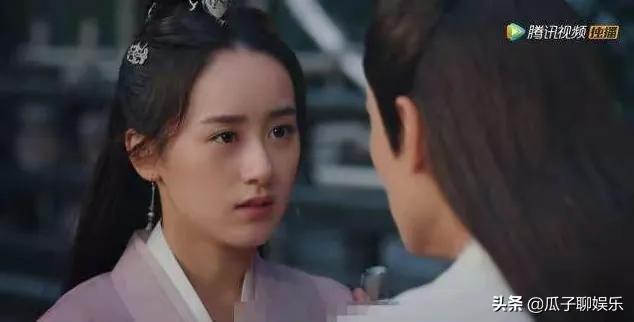 服装不同的设计图